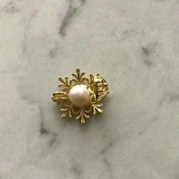 Snowflake❄️ Hollow Pendant - Picture 8 of 9